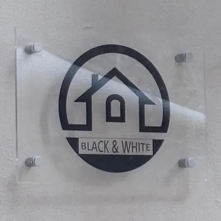 Tatil Evi Black & White *