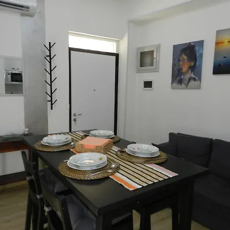 Black & White Tatil Evi *