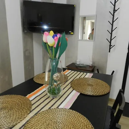 Nyaraló Black & White *