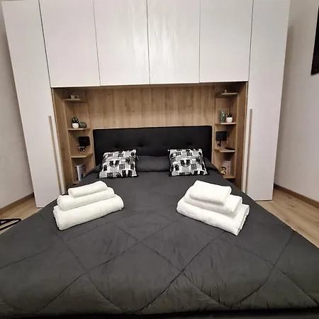 Black & White Palazzolo Acreide