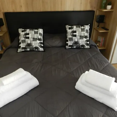 Black & White Tatil Evi *