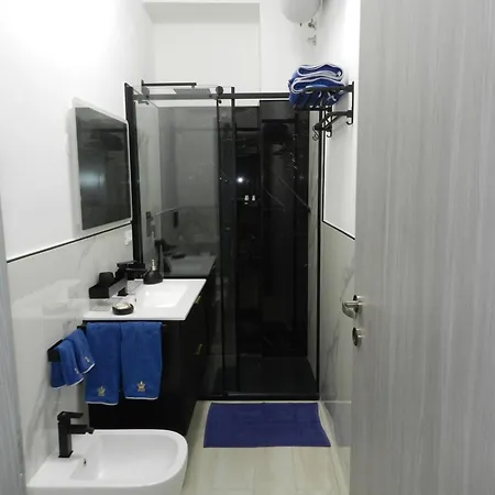 Tatil Evi Black & White